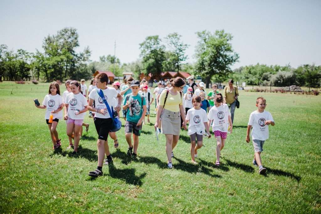 Erzsébet táboros gyerekek csoportvezetése a Magyarkertben